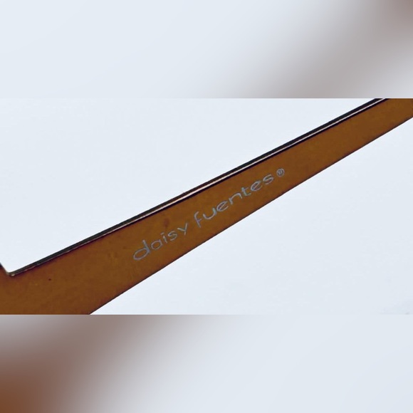 Daisy Fuentes DF Zanita Gold Oval Sunglasses Frames Only - Picture 7 of 8